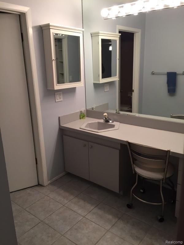 1414 Crescent Lane, Unit 347 Rochester, MI 48306 - Photo 13 of 16 unnamed (6).jpg