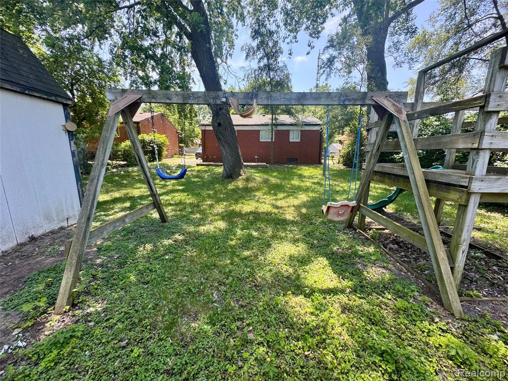 2713 Alpha Way Flint, MI 48506 - Photo 12 of 16