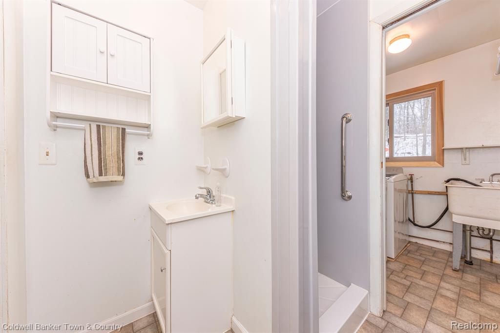 11644 Kerns Way Fenton, MI 48430 - Photo 37 of 50