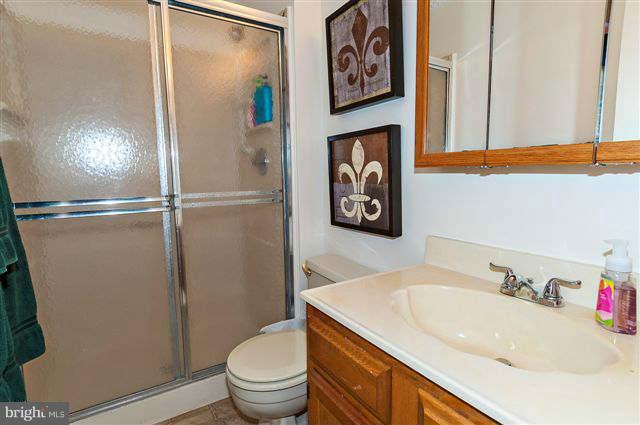 7923 Chipper Road Baltimore, MD 21244 - Photo 11 of 30 Bath (Master)