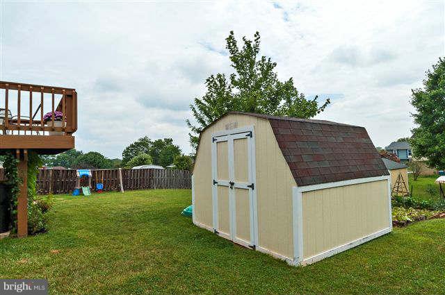 7923 Chipper Road Baltimore, MD 21244 - Photo 28 of 30 Exterior (Rear)