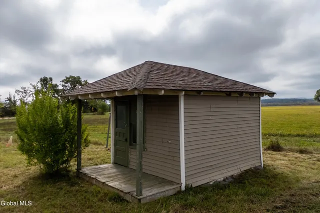 $100,000 | 2430 Highway 22, Essex, NY 12936