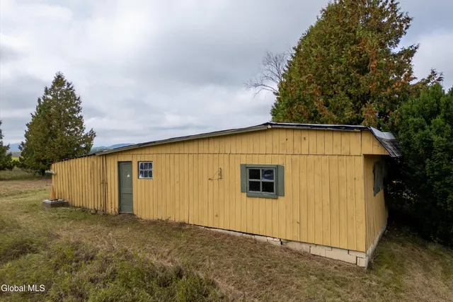 $100,000 | 2430 Highway 22, Essex, NY 12936