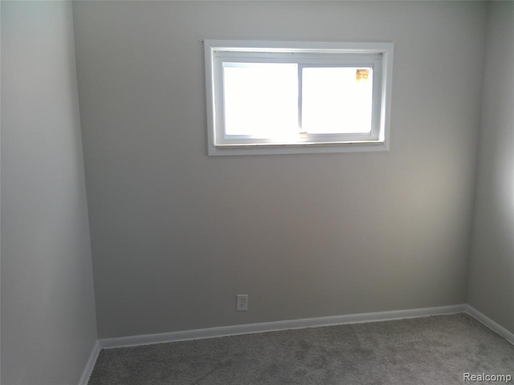 846 West Hemphill Road Flint, MI 48507 - Photo 13 of 20