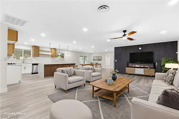 $999,500 | 271 East Middleton Drive, Henderson, NV 89015
