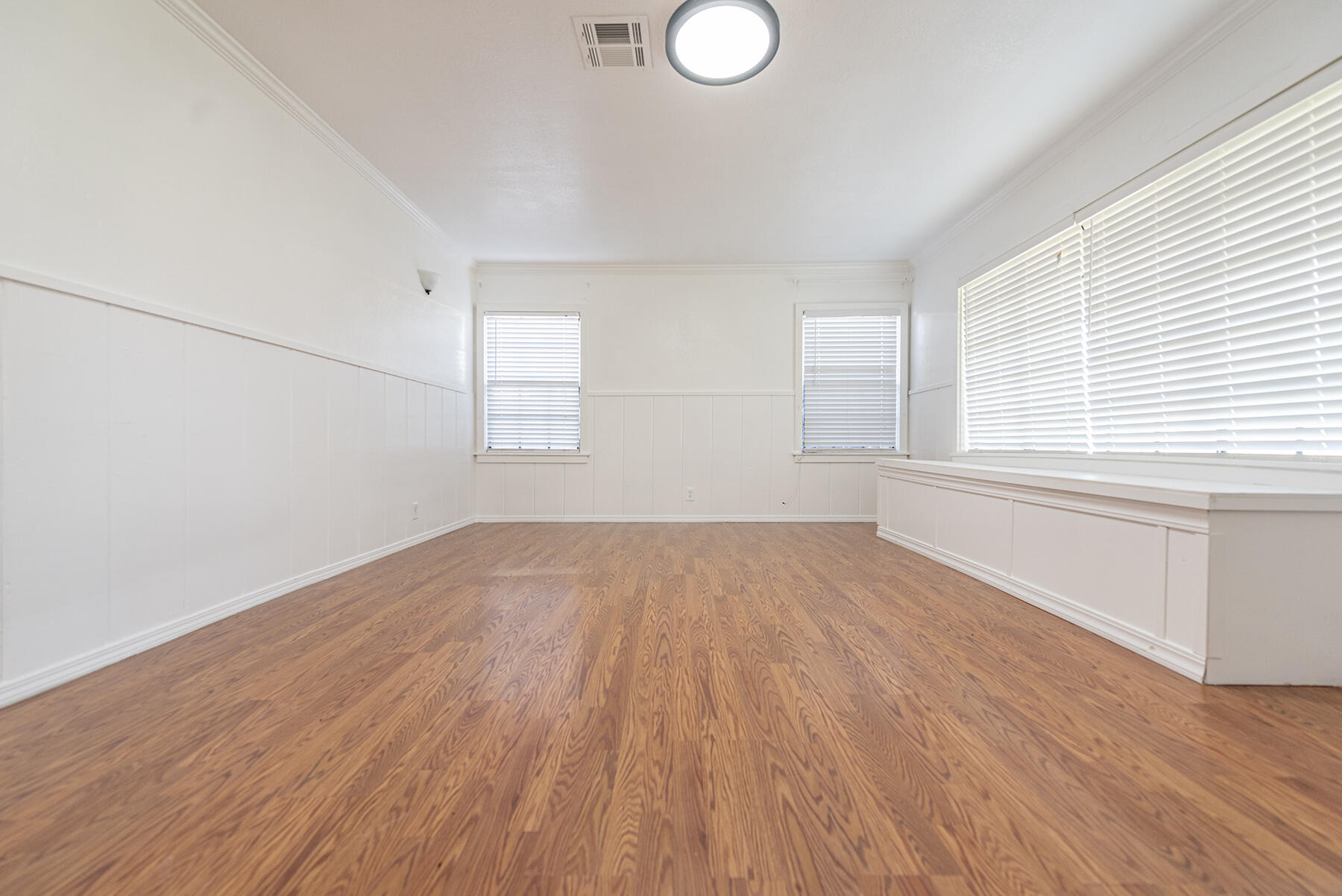 547 South Elm Road Earlimart, CA 93219 - Photo 9 of 32 10