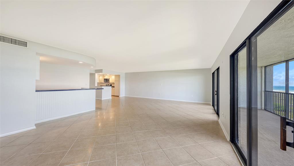 420 Beach Road, Unit 706 Sarasota, FL 34242 - Photo 6 of 33 Gallery Image 6