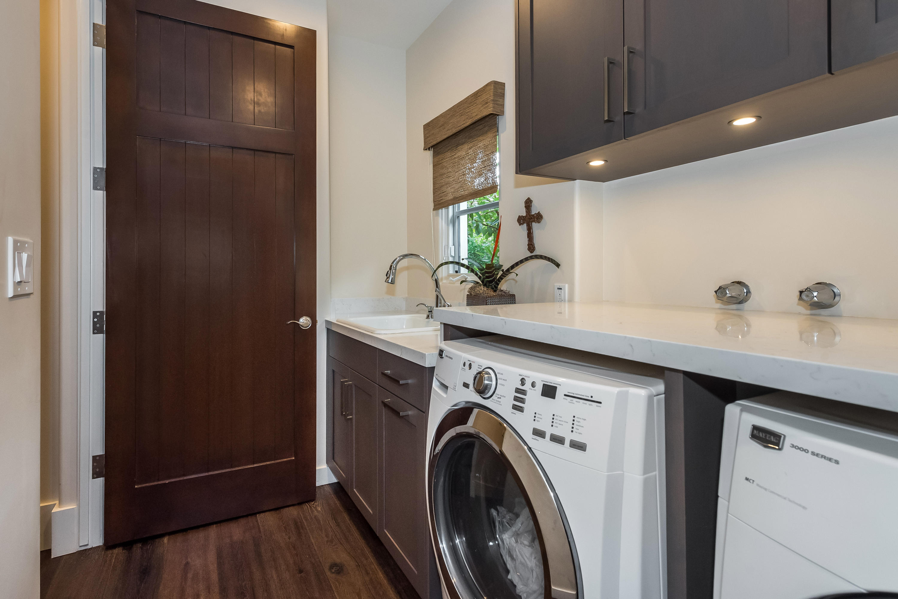 485 Monarch Lane Montecito, CA 93108 - Photo 25 of 31 Monarch485.LaundryRoom