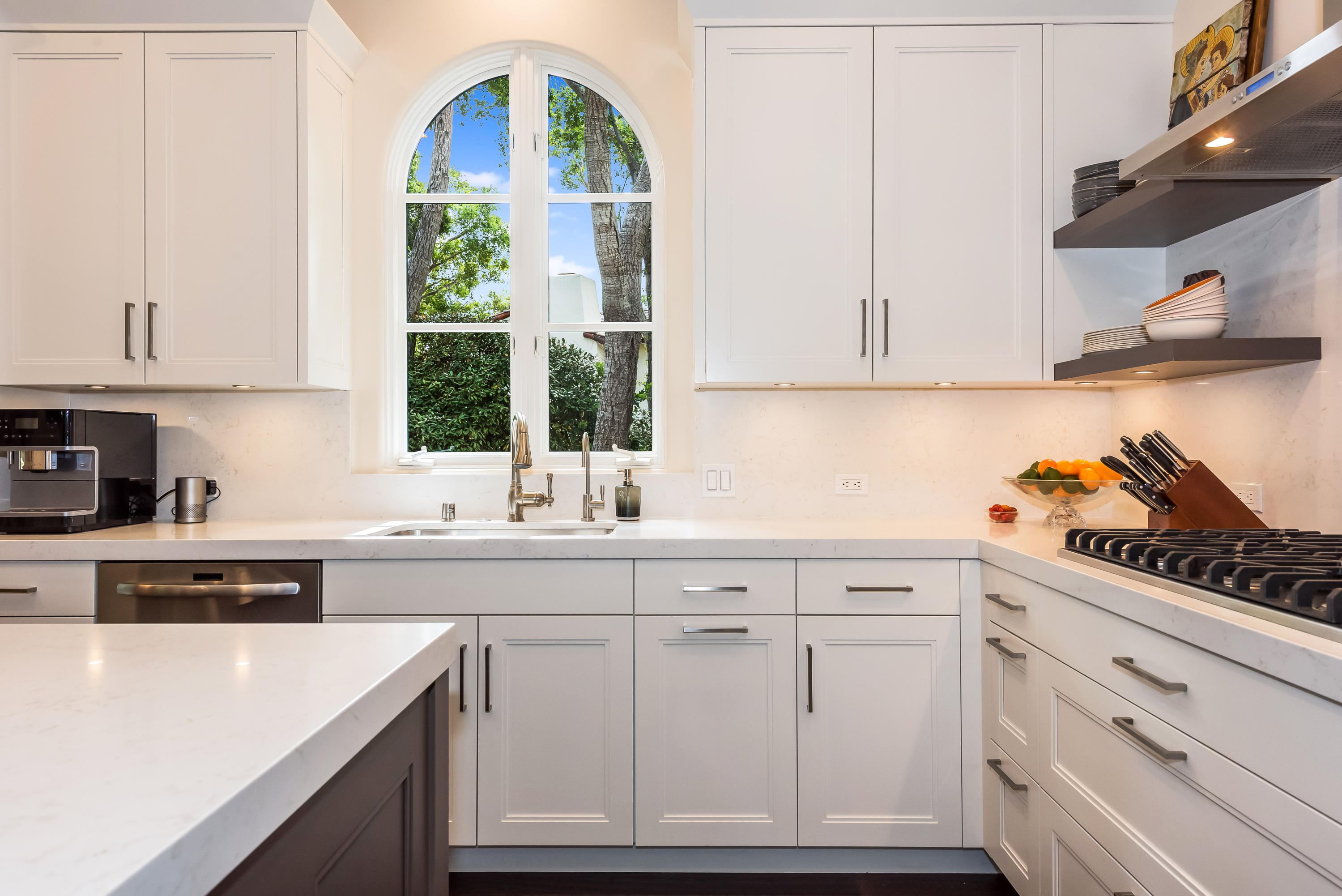 485 Monarch Lane Montecito, CA 93108 - Photo 9 of 31 Monarch485.Kitchen2