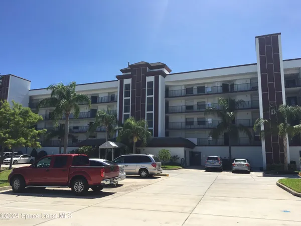$2,500 | 3613 South Banana River Boulevard, Unit 304, Cocoa Beach, FL 32931