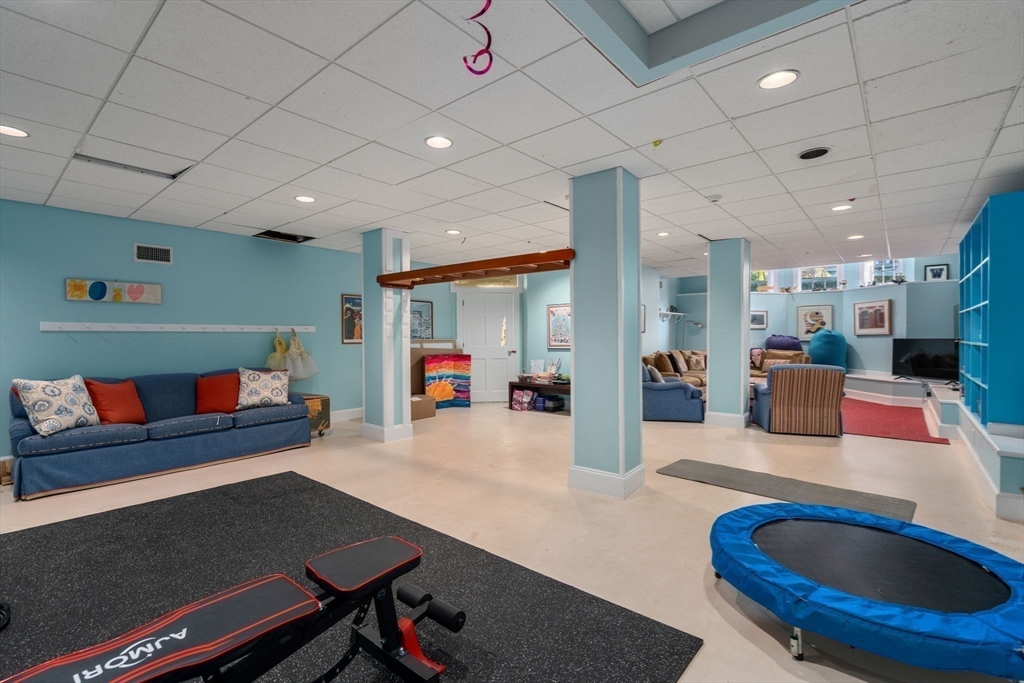 49 Shaw Street Newton, MA 02465 - Photo 10 of 19