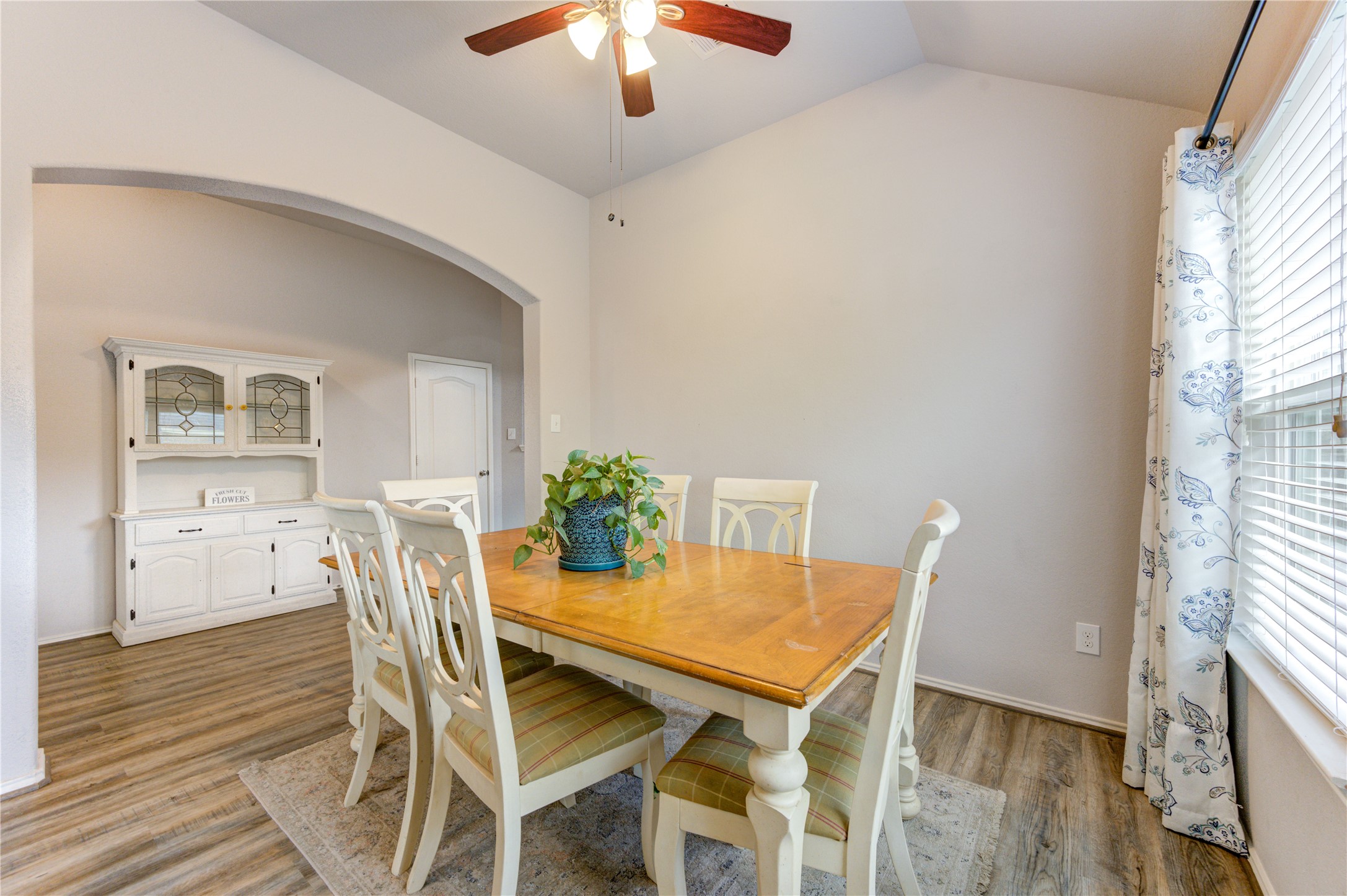 13707 Arcadia Creek Lane Rosharon, TX 77583 - Photo 10 of 47