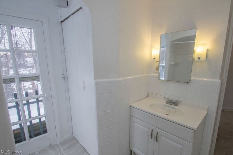 3618 Northcliffe Road Cleveland, OH 44118 - Photo 11 of 25