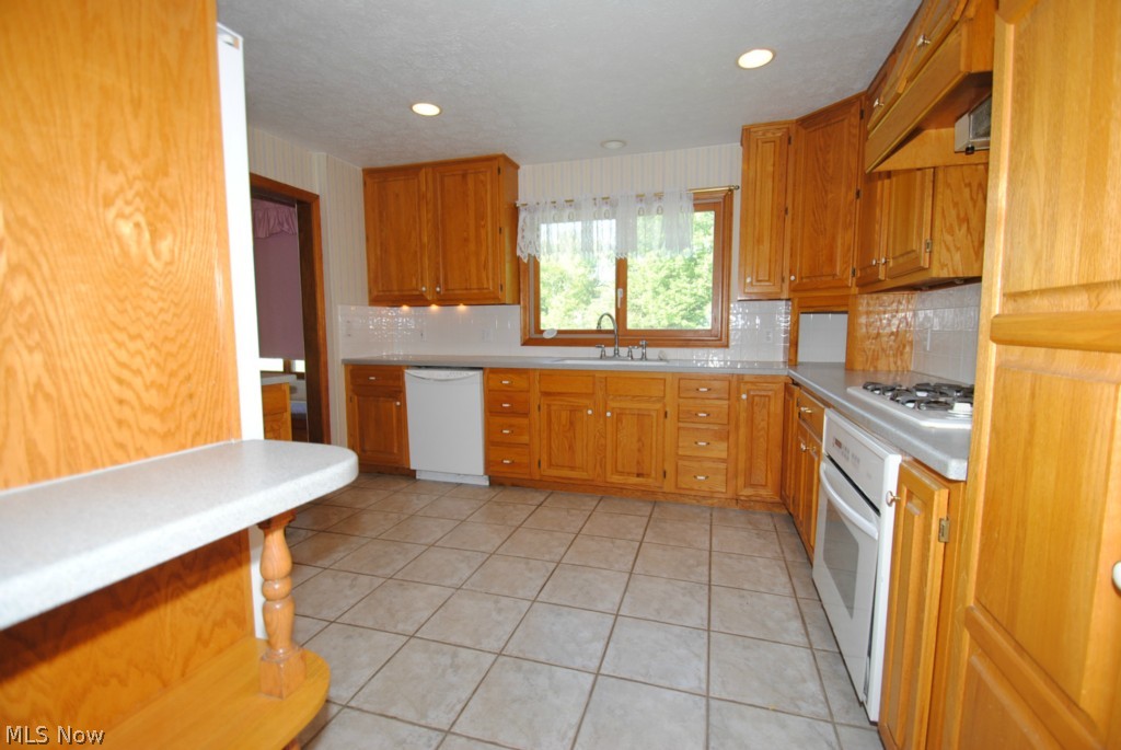 6240 Oberlin Road Amherst, OH 44001 - Photo 7 of 23 Gallery Image 7