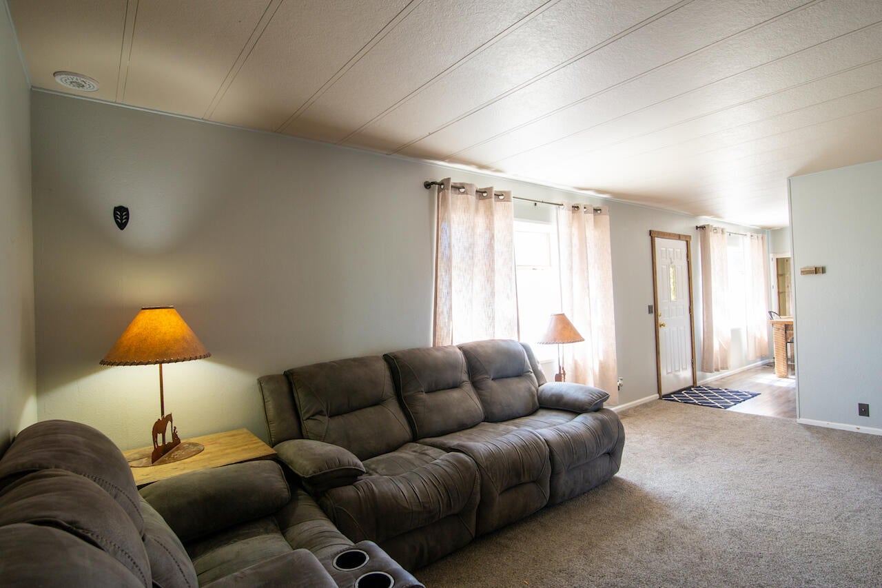 8590 Southwest Shad Road Terrebonne, OR 97760 - Photo 28 of 36 HDR427
