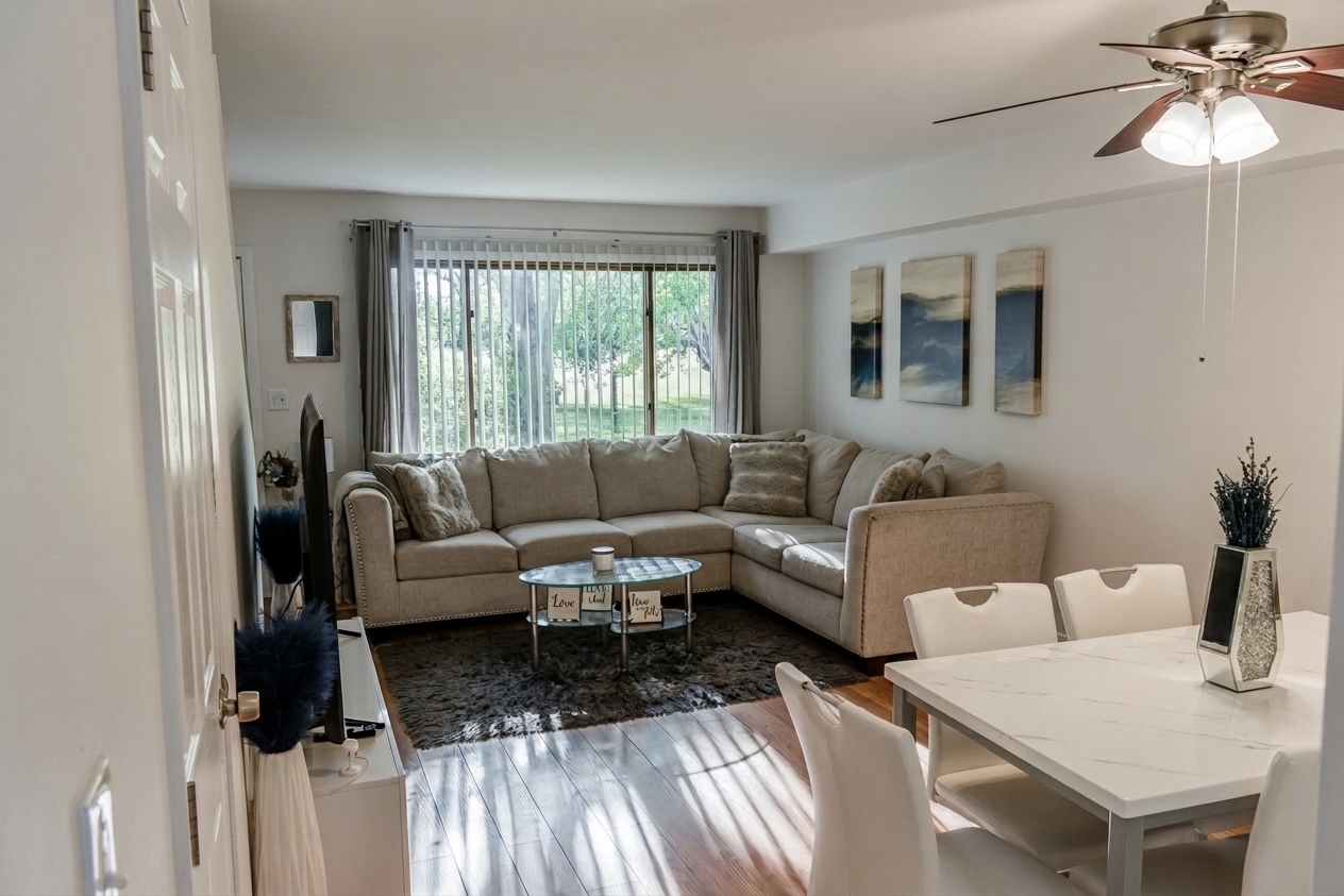 72 Ruga Court Addison, IL 60101 - Photo 3 of 16