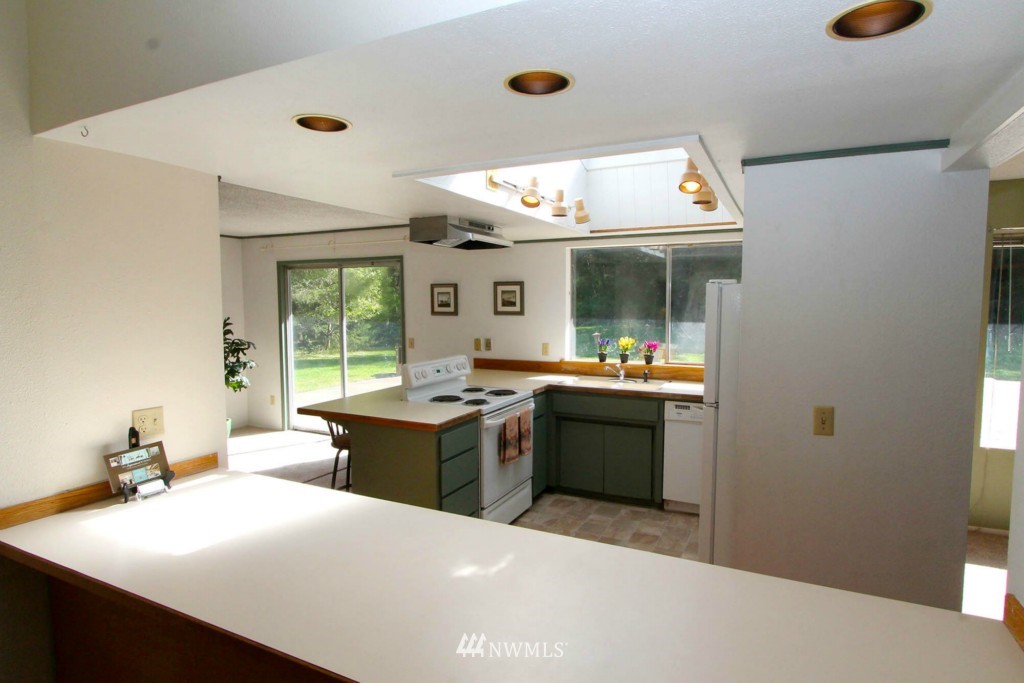 26328 Wax Orchard Road Southwest Vashon, WA 98070 - Photo 14 of 18 Gallery Image 14
