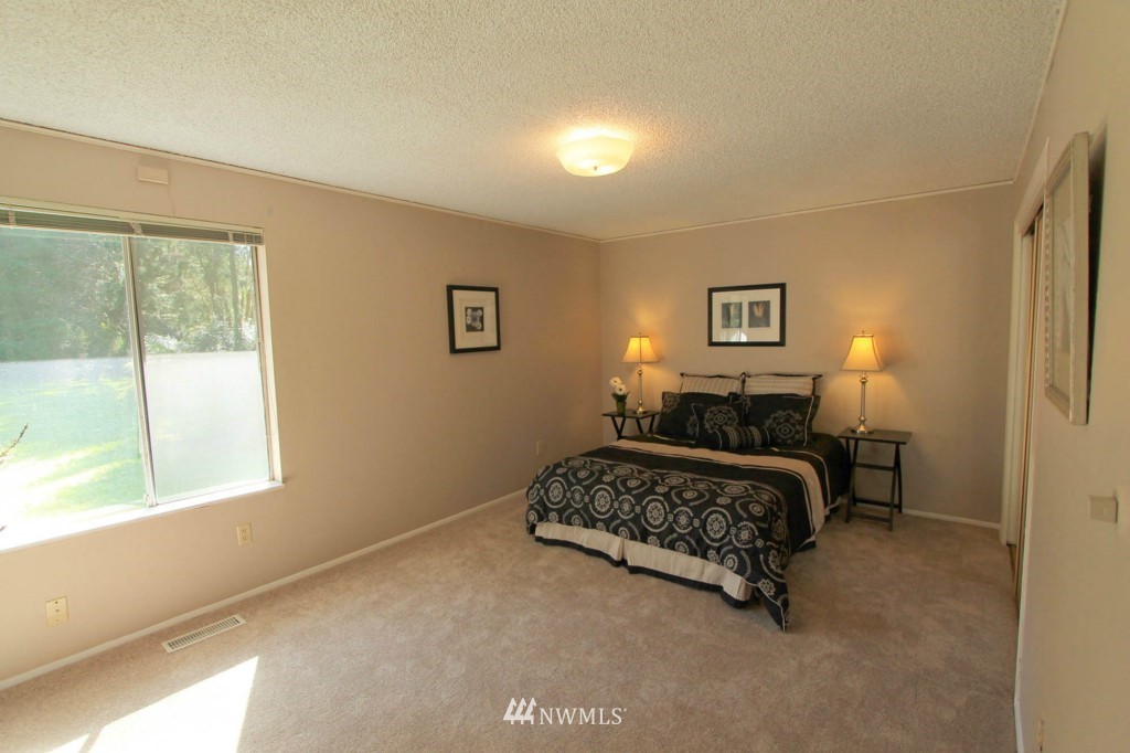 26328 Wax Orchard Road Southwest Vashon, WA 98070 - Photo 15 of 18 Gallery Image 15