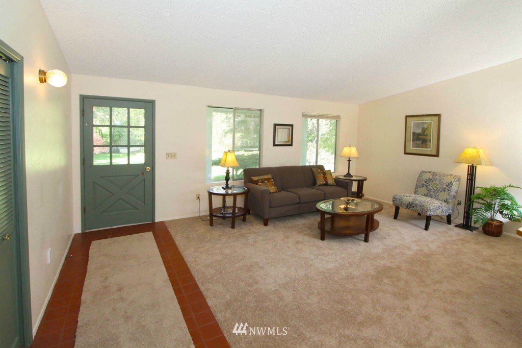26328 Wax Orchard Road Southwest Vashon, WA 98070 - Photo 6 of 18 Gallery Image 6