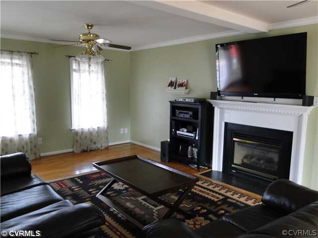 7471 Ridge View Road Mechanicsville, VA 23111 - Photo 5 of 11 Den/Family/Great Room - Great Room with hardwood f