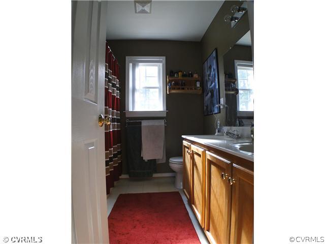 7471 Ridge View Road Mechanicsville, VA 23111 - Photo 7 of 11 Master Bath - Master Bath With vinyl floor, double