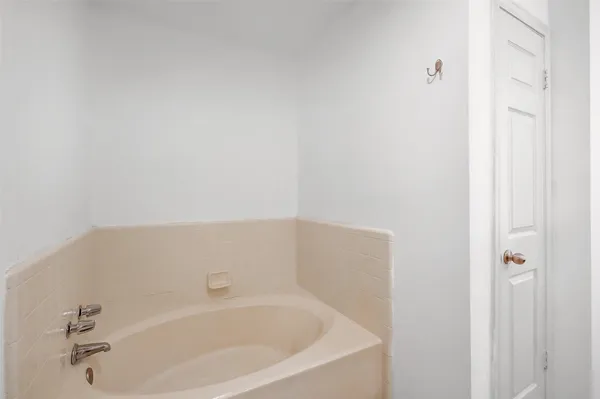 $2,400 | 3103 Ashford Bend Drive, Houston, TX 77082