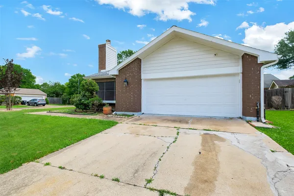 $2,400 | 3103 Ashford Bend Drive, Houston, TX 77082