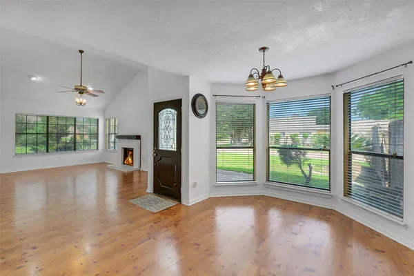 $2,400 | 3103 Ashford Bend Drive, Houston, TX 77082