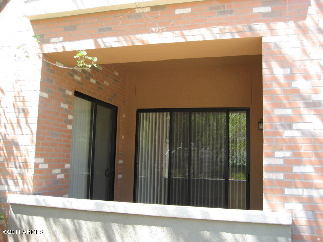 4488 East Thomas Road, Unit 1044 Phoenix, AZ 85018 - Photo 29 of 31 a view of a balcony