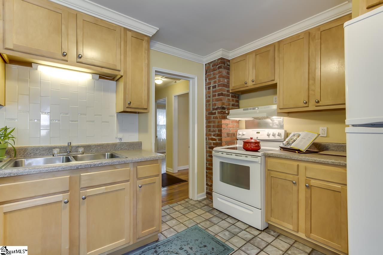28 East Faris Road Greenville, SC 29605 - Photo 11 of 24 Gallery Image 11