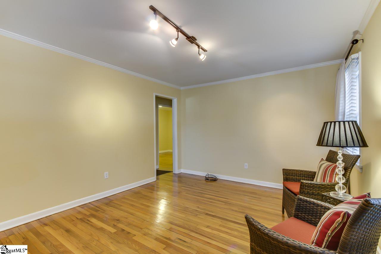 28 East Faris Road Greenville, SC 29605 - Photo 5 of 24 Gallery Image 5
