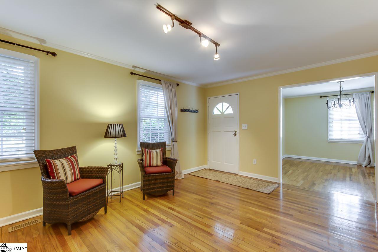 28 East Faris Road Greenville, SC 29605 - Photo 6 of 24 Gallery Image 6
