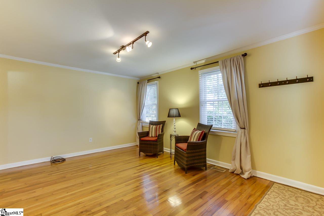 28 East Faris Road Greenville, SC 29605 - Photo 7 of 24 Gallery Image 7