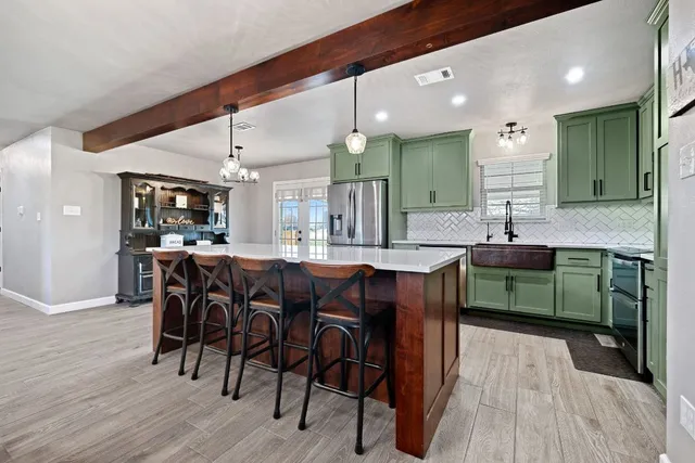 $375,000 | 301 North 8th Street, Jarrell, TX 76537