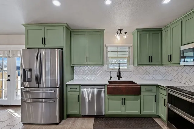 $375,000 | 301 North 8th Street, Jarrell, TX 76537