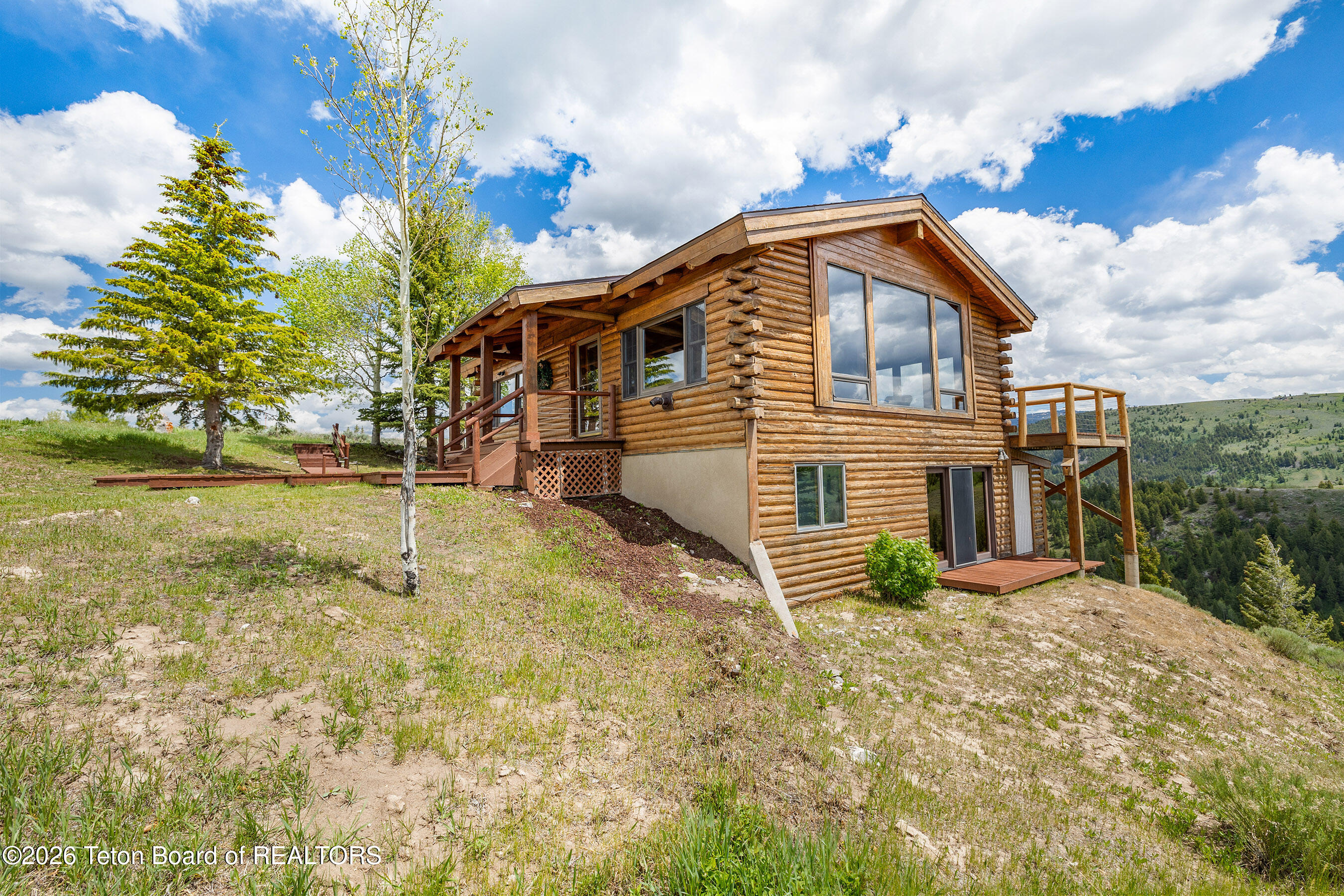 555 Ridgeview Drive Jackson, WY 83001 - Photo 19 of 23 19 Exterior South Facade_email