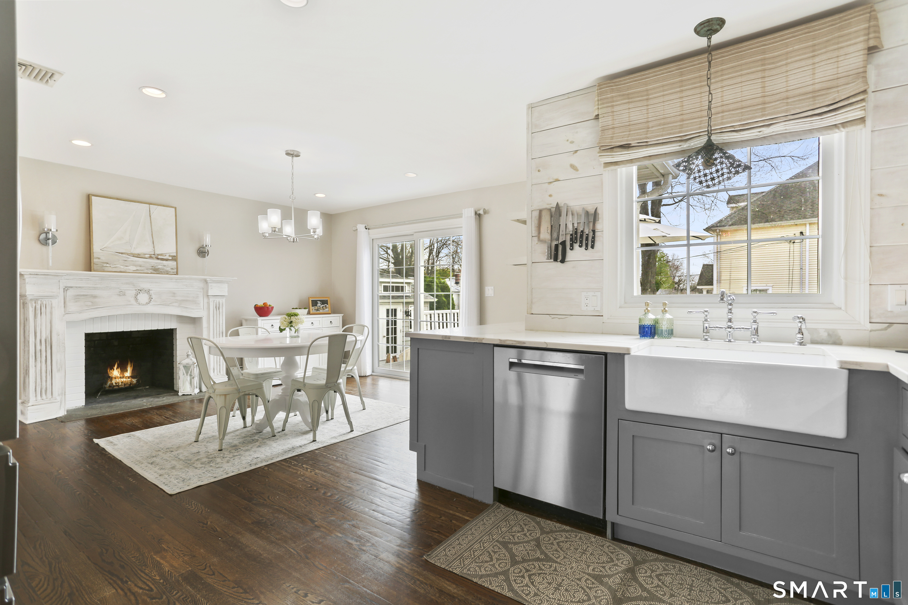 185 Windsor Road Fairfield, CT 06824 - Photo 4 of 40