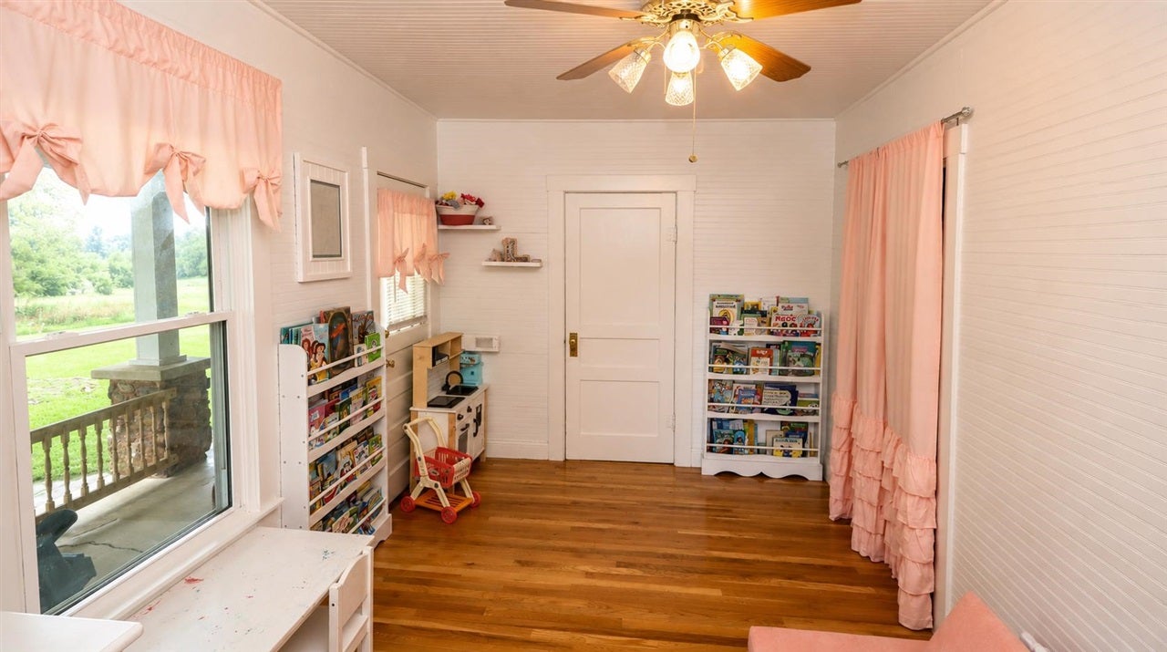 713 Rock Spring Road Summer Shade, KY 42166 - Photo 17 of 52 Gallery Image 17