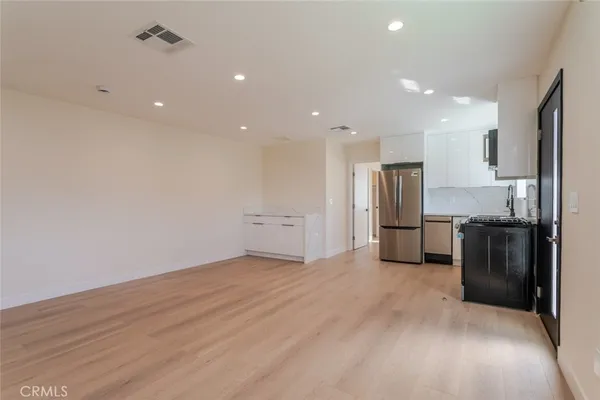 $3,500 | 10423 Pinyon Avenue, Tujunga, CA 91042