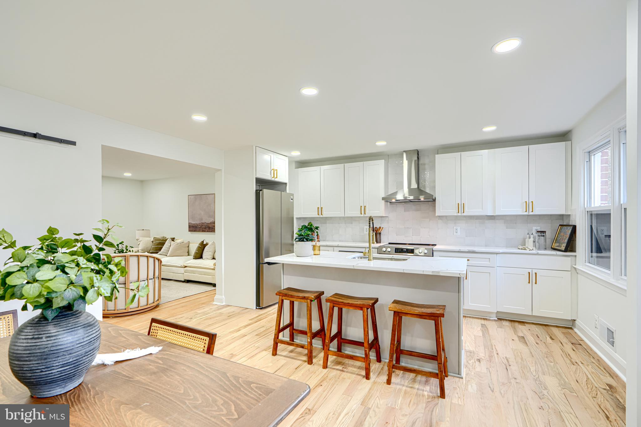 1028 Winsford Road Towson, MD 21204 - Photo 19 of 59 Kitchen