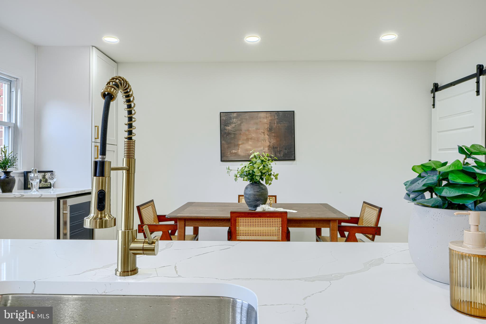 1028 Winsford Road Towson, MD 21204 - Photo 20 of 59 Kitchen & Dining Space