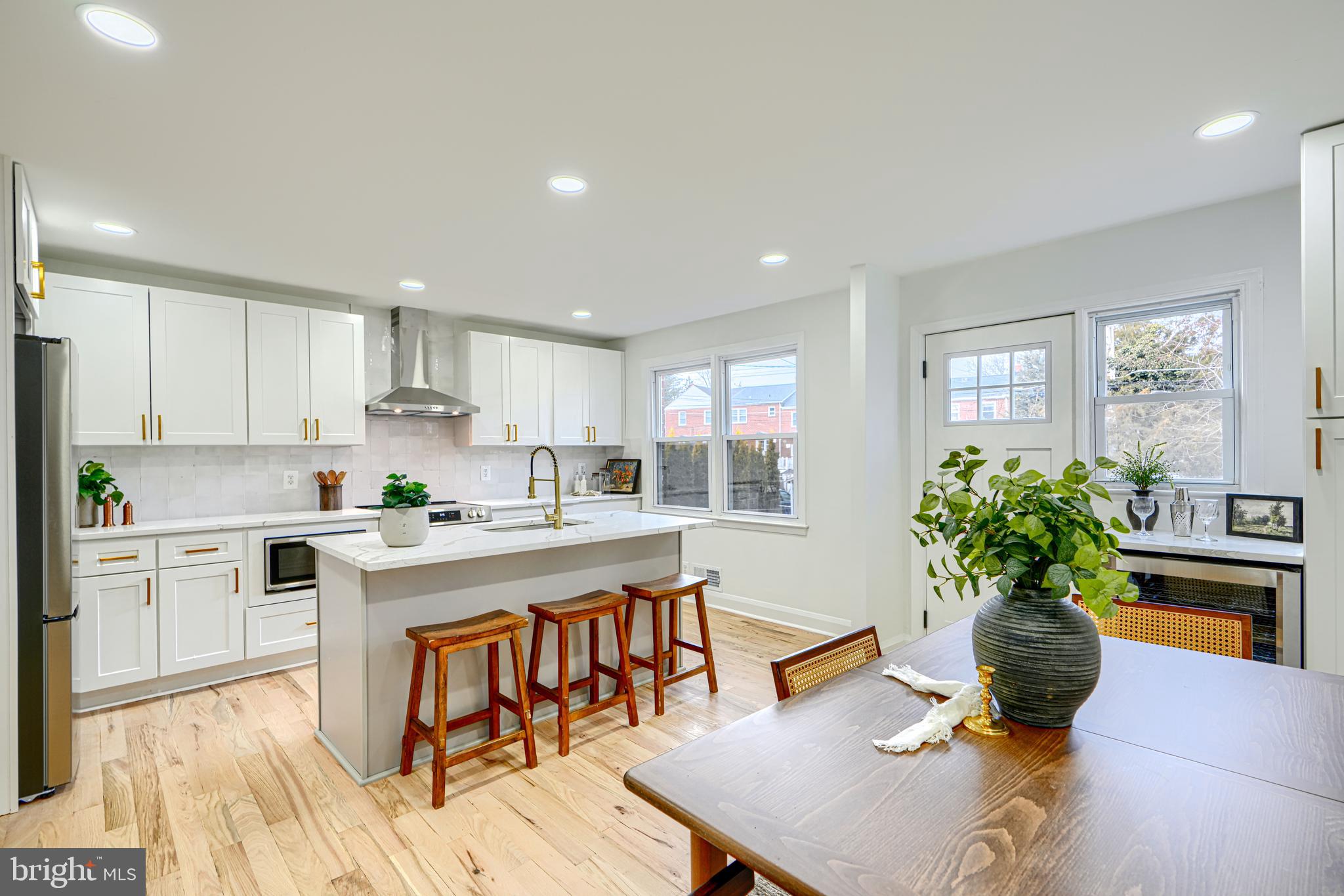 1028 Winsford Road Towson, MD 21204 - Photo 22 of 59 Kitchen & Dining Space