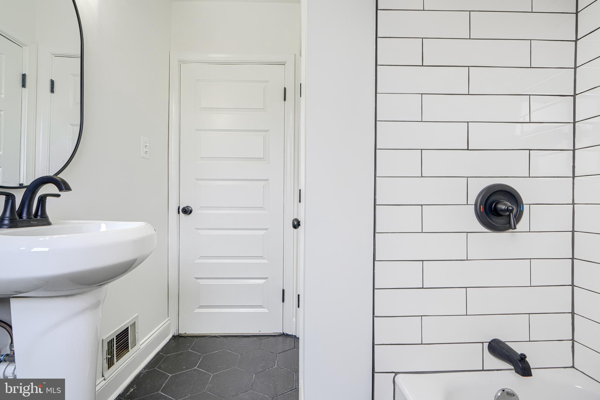 1028 Winsford Road Towson, MD 21204 - Photo 36 of 59 Full bath #1