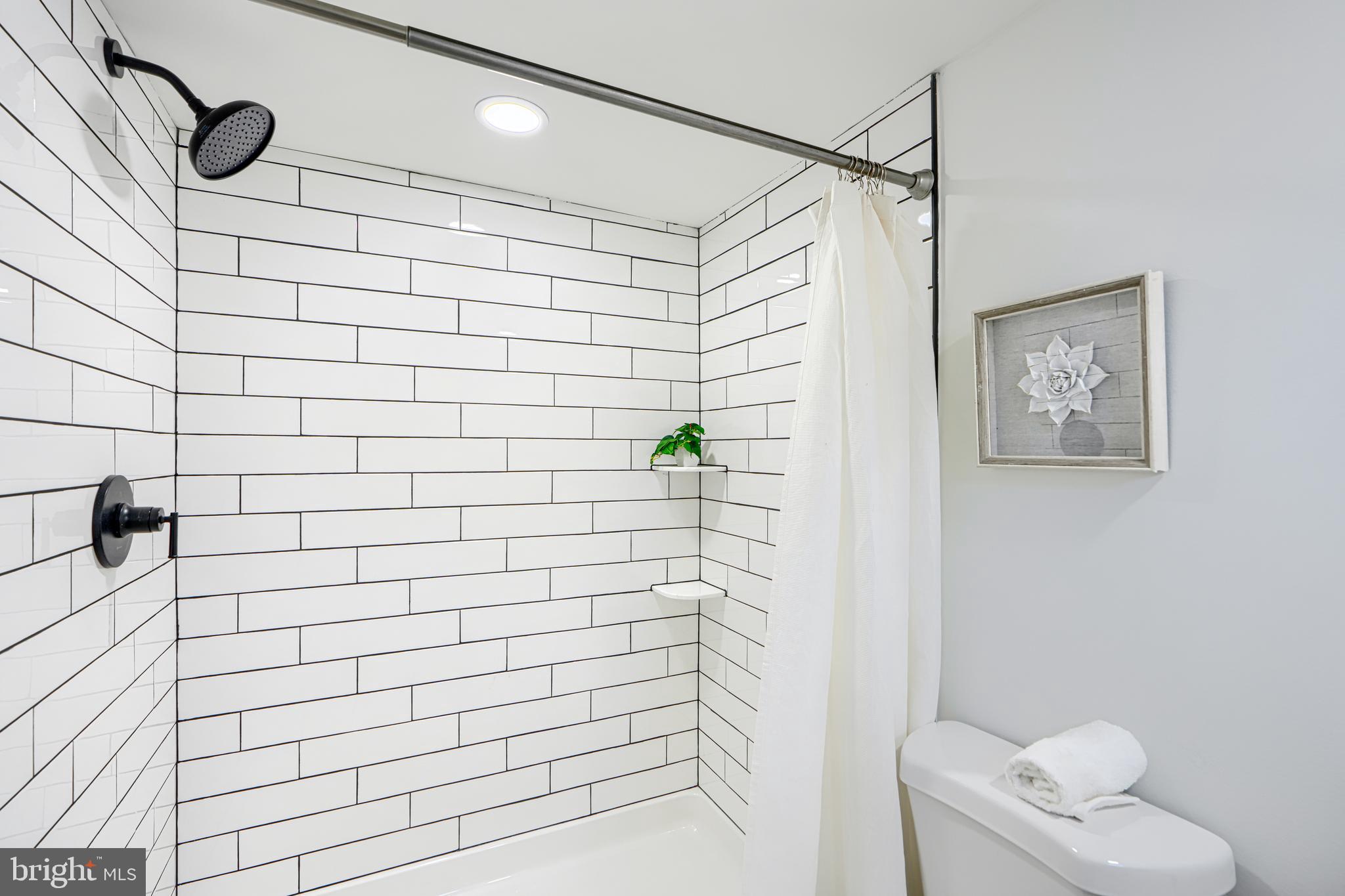 1028 Winsford Road Towson, MD 21204 - Photo 47 of 59 Full bath #2