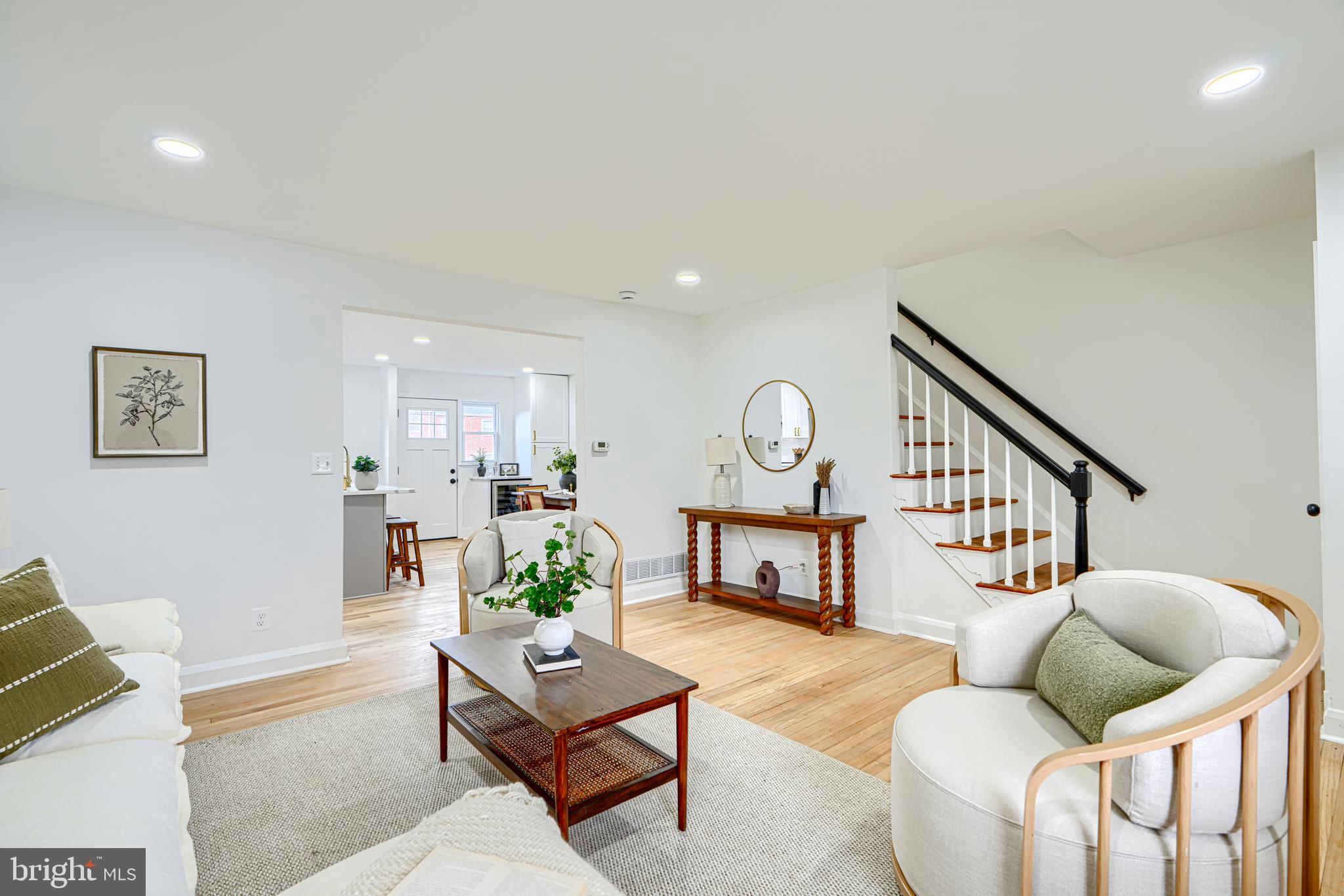 1028 Winsford Road Towson, MD 21204 - Photo 7 of 59 Living room