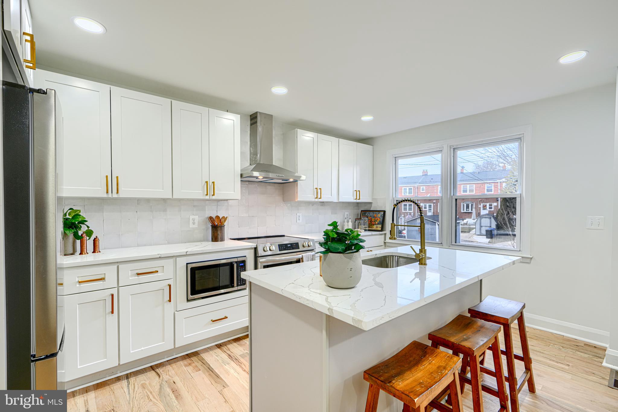 1028 Winsford Road Towson, MD 21204 - Photo 9 of 59 Large kitchen island