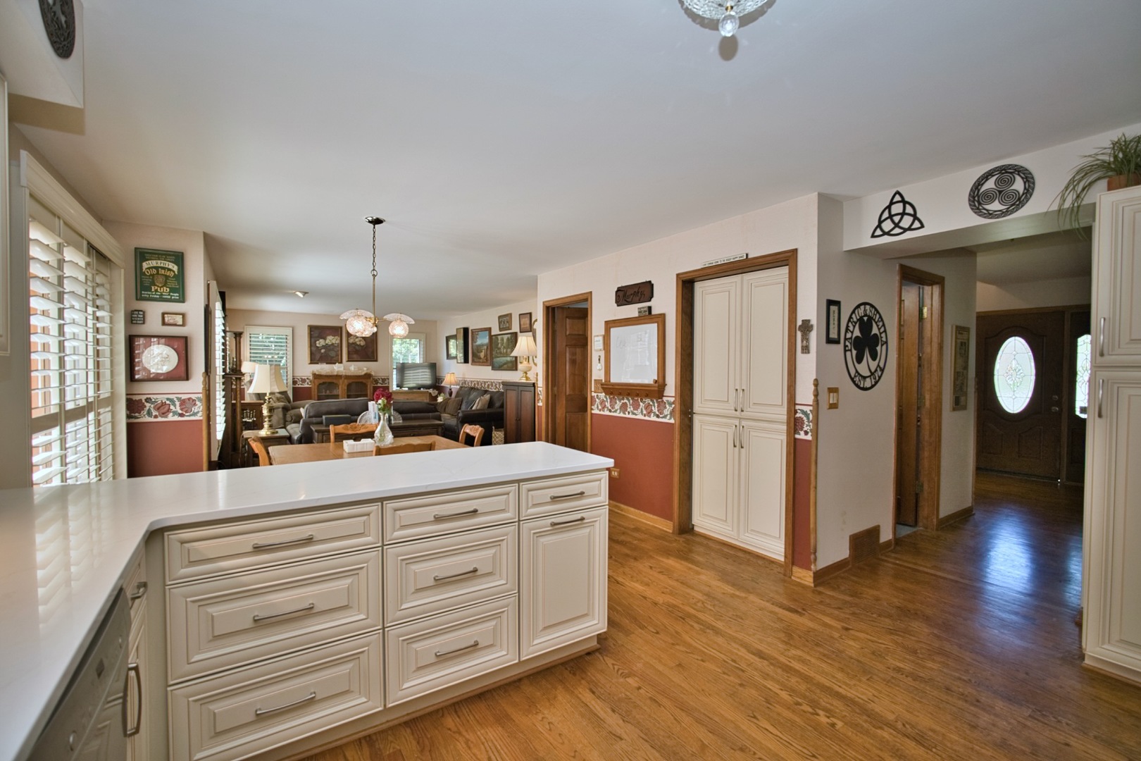 248 Perth Road Cary, IL 60013 - Photo 16 of 47