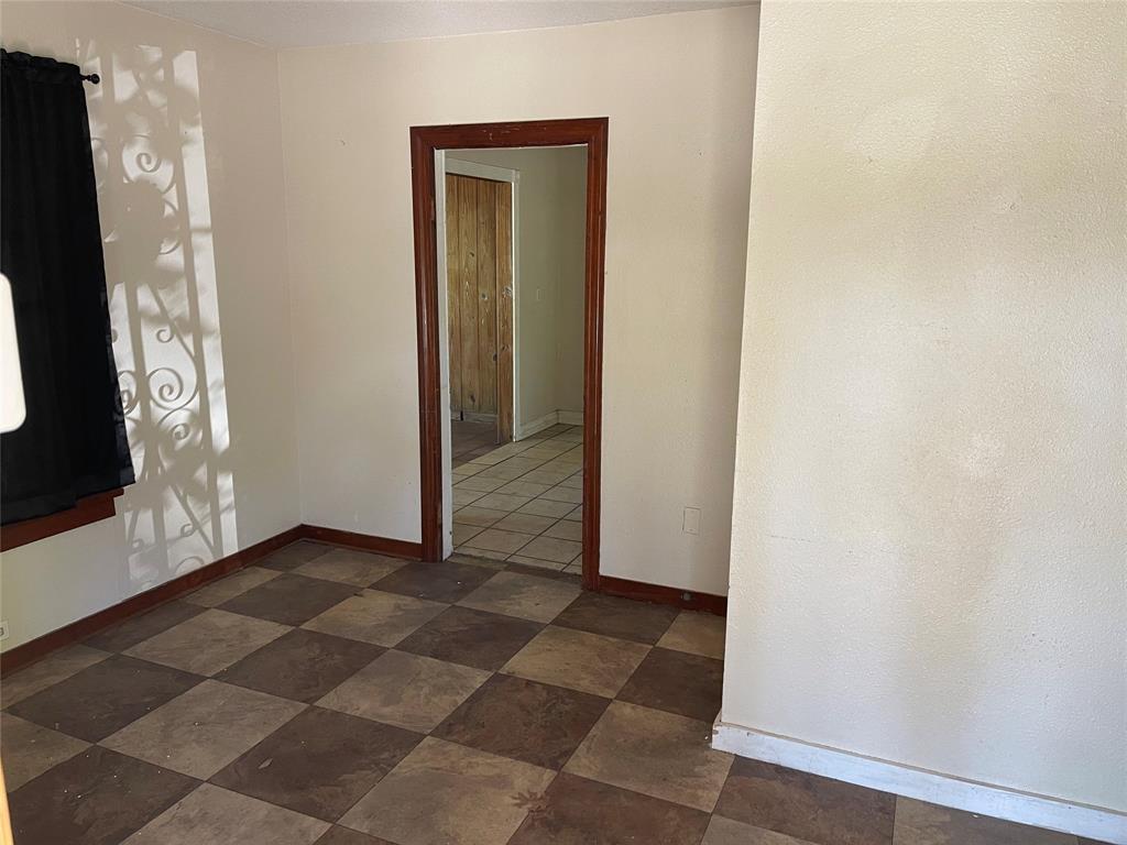 2420 Oakwood Terrace Haltom City, TX 76117 - Photo 7 of 9