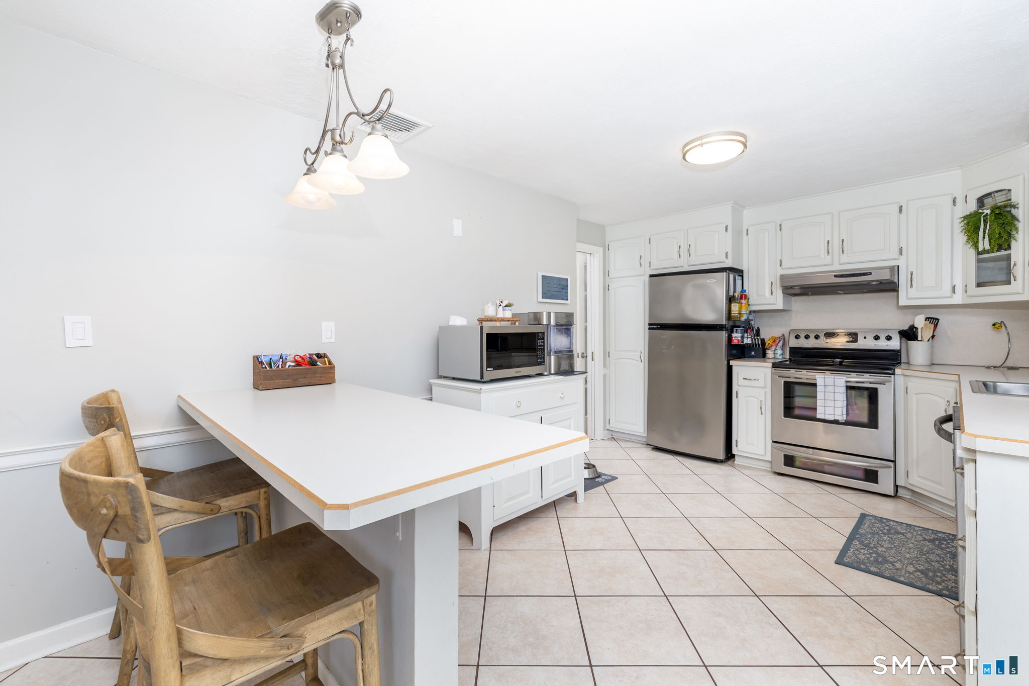 249 Dale Road Wethersfield, CT 06109 - Photo 12 of 36