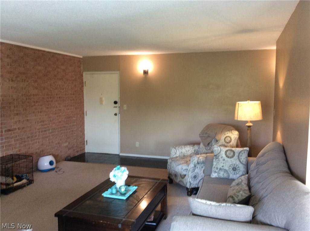 911 Canyon View Road Northfield, OH 44067 - Photo 7 of 23